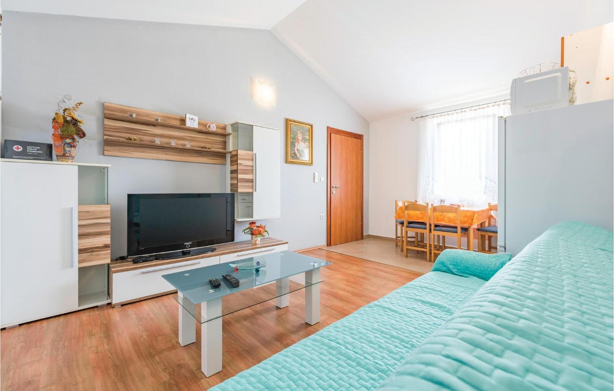 Awesome Home In Zminj With Wifi Екстериор снимка