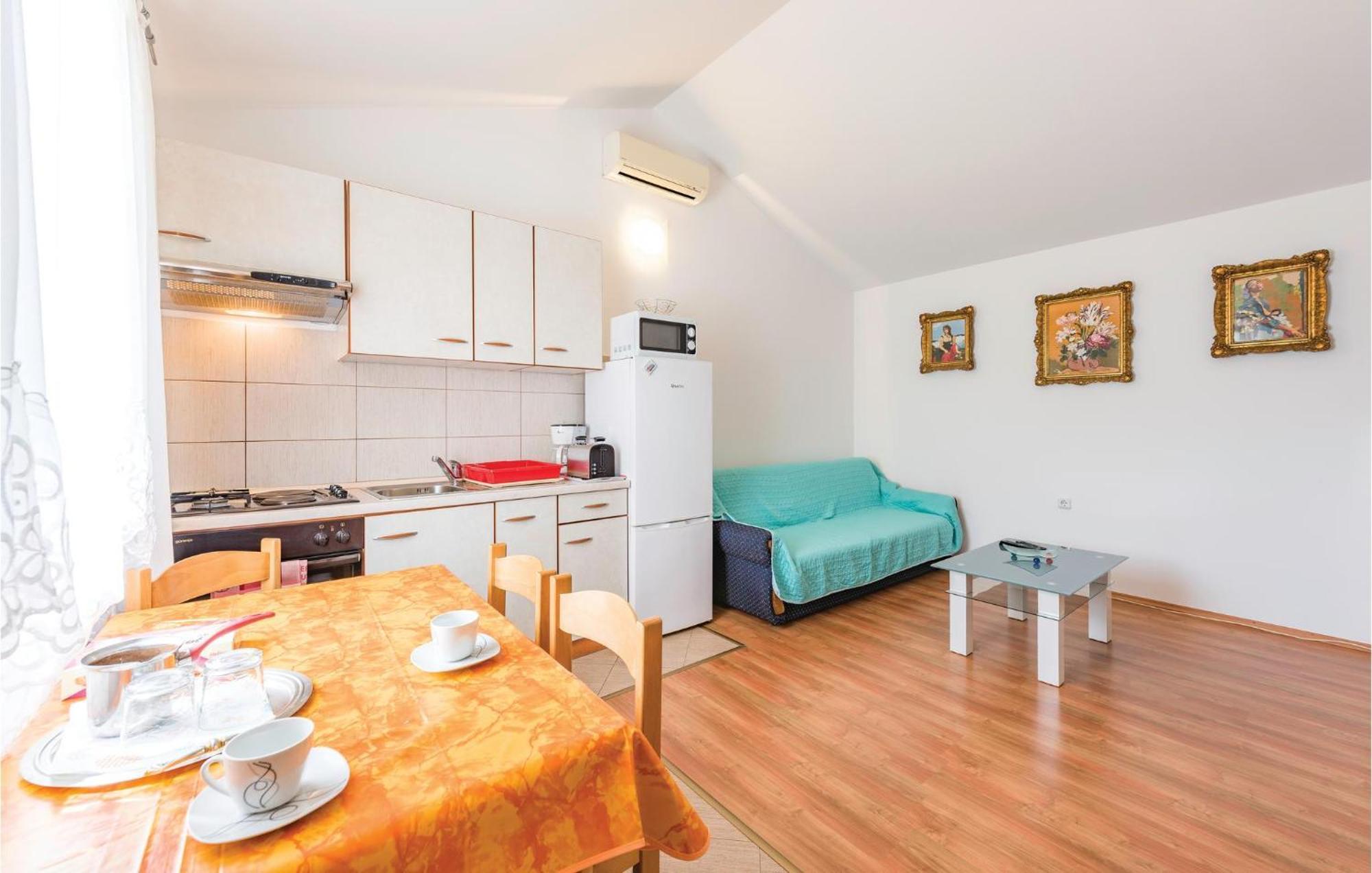 Awesome Home In Zminj With Wifi Екстериор снимка