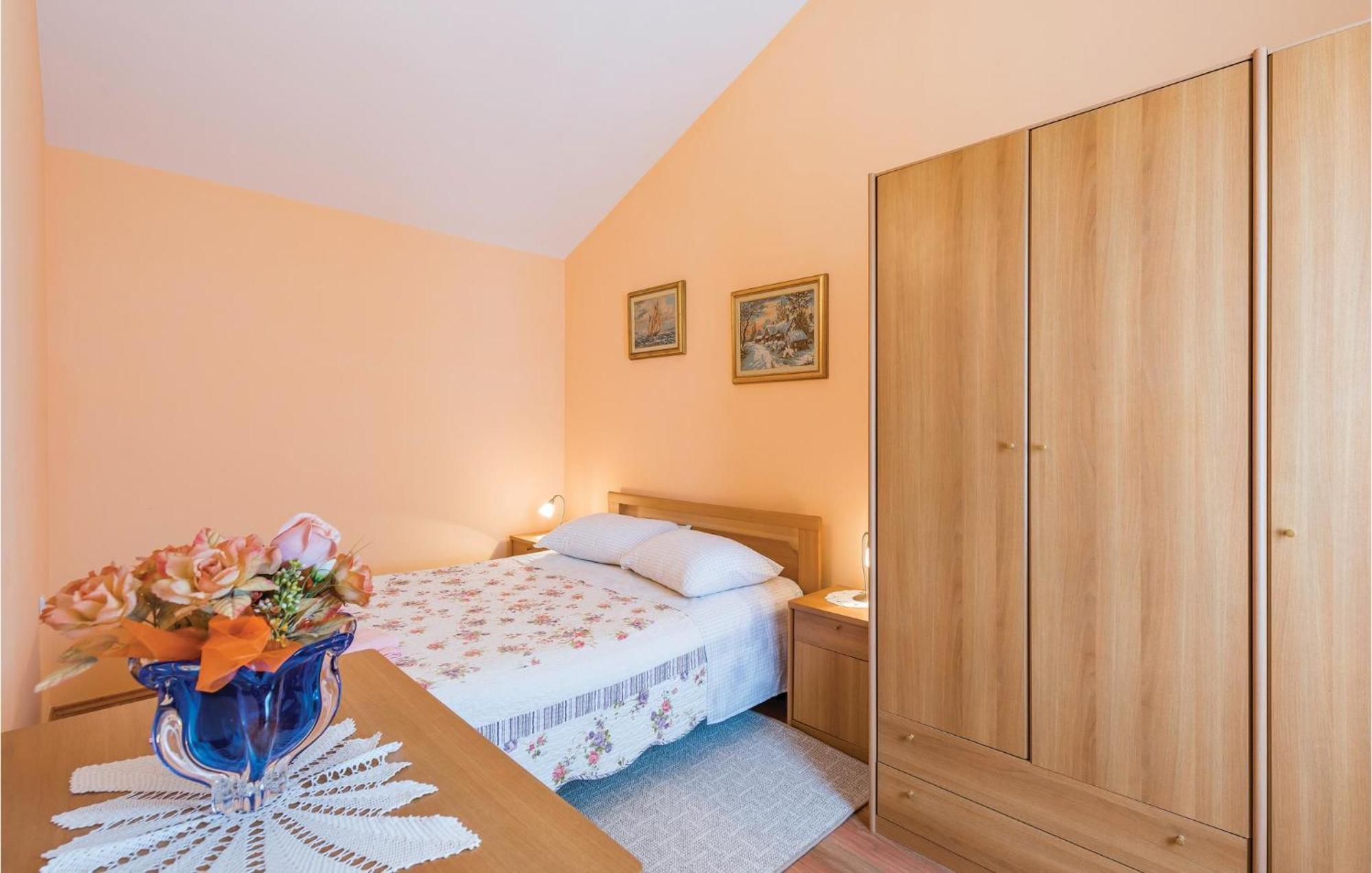 Awesome Home In Zminj With Wifi Екстериор снимка
