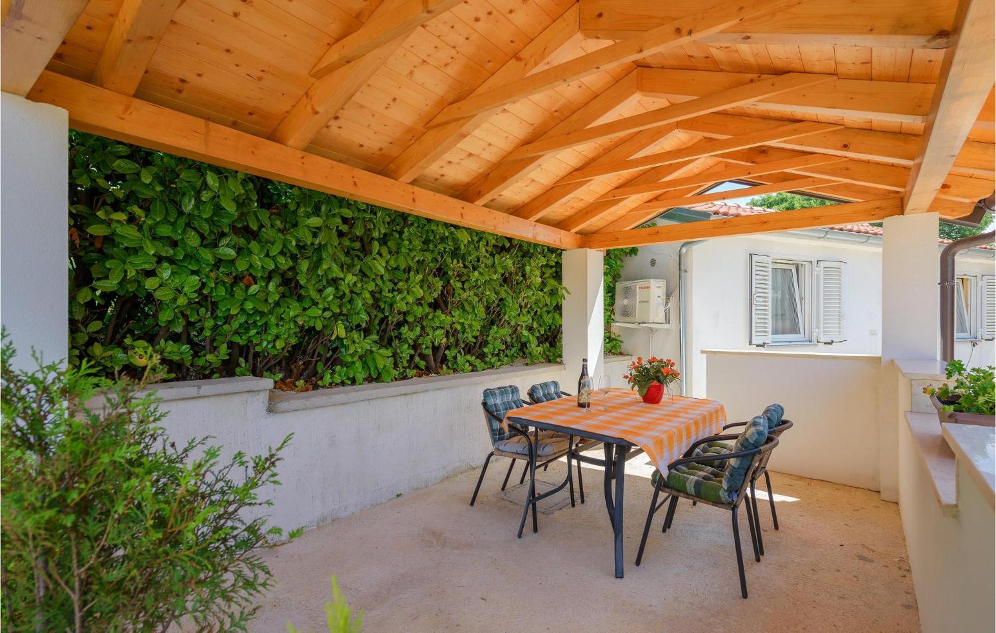 Awesome Home In Zminj With Wifi Екстериор снимка