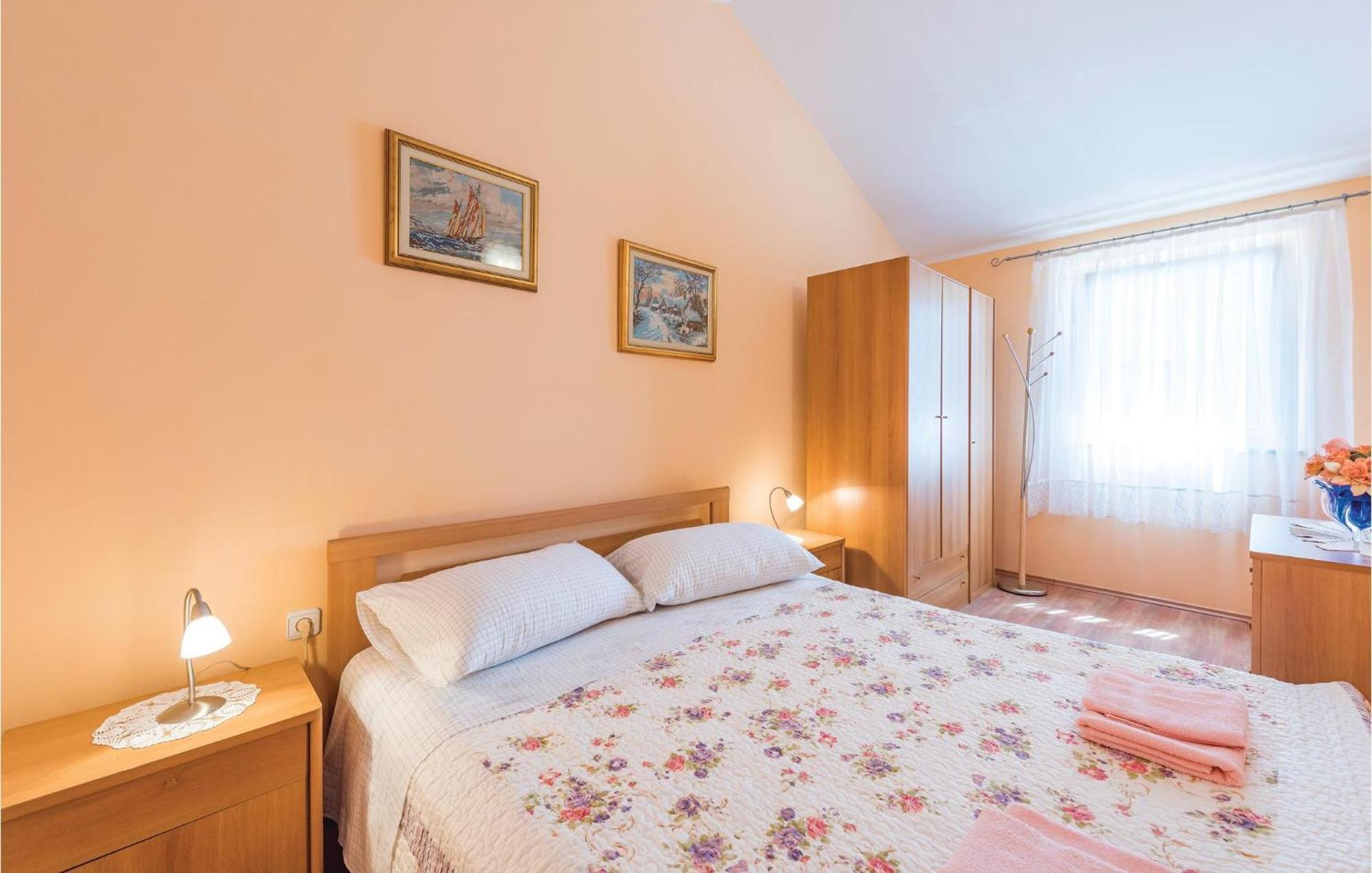 Awesome Home In Zminj With Wifi Екстериор снимка