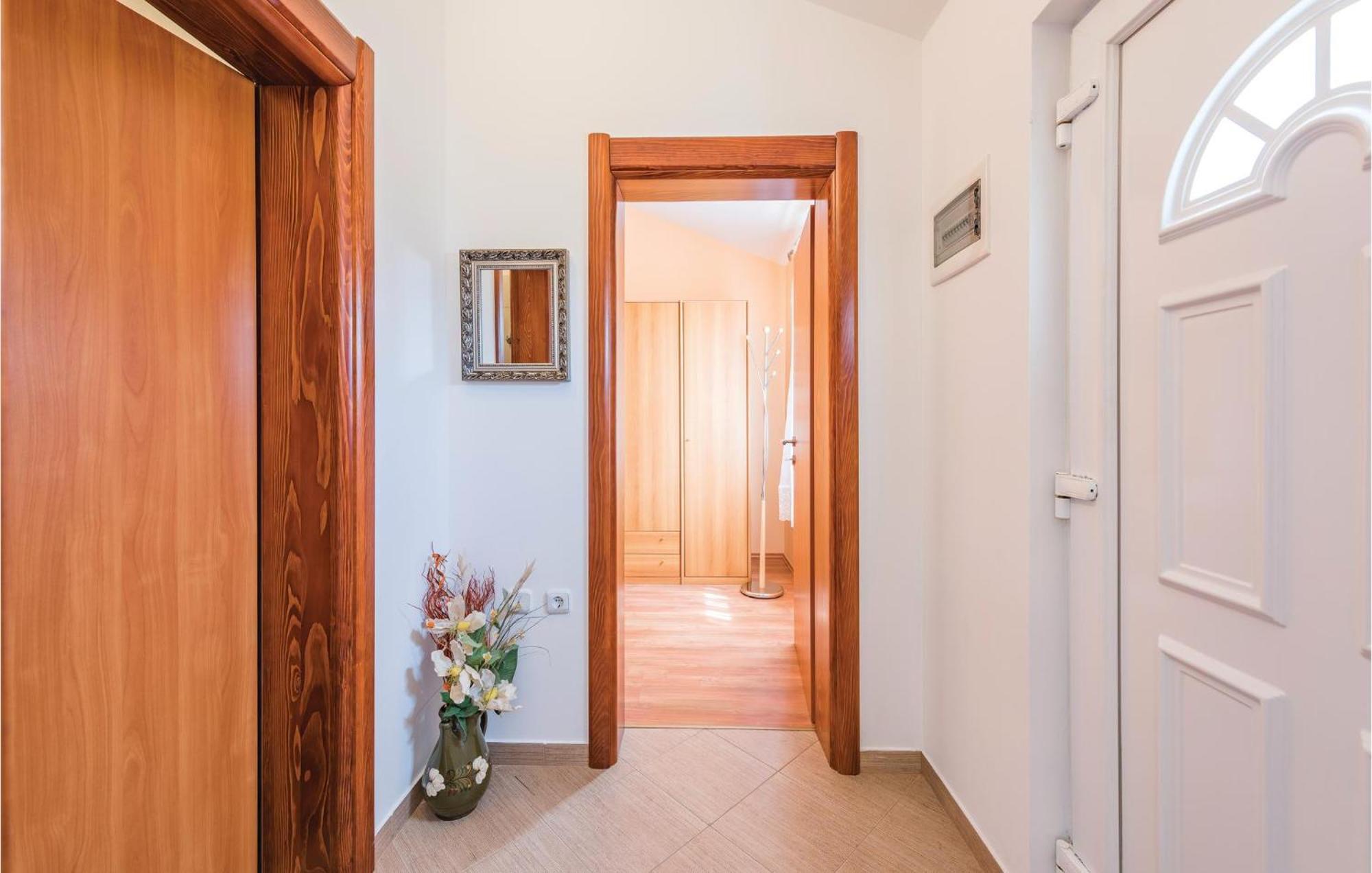 Awesome Home In Zminj With Wifi Екстериор снимка