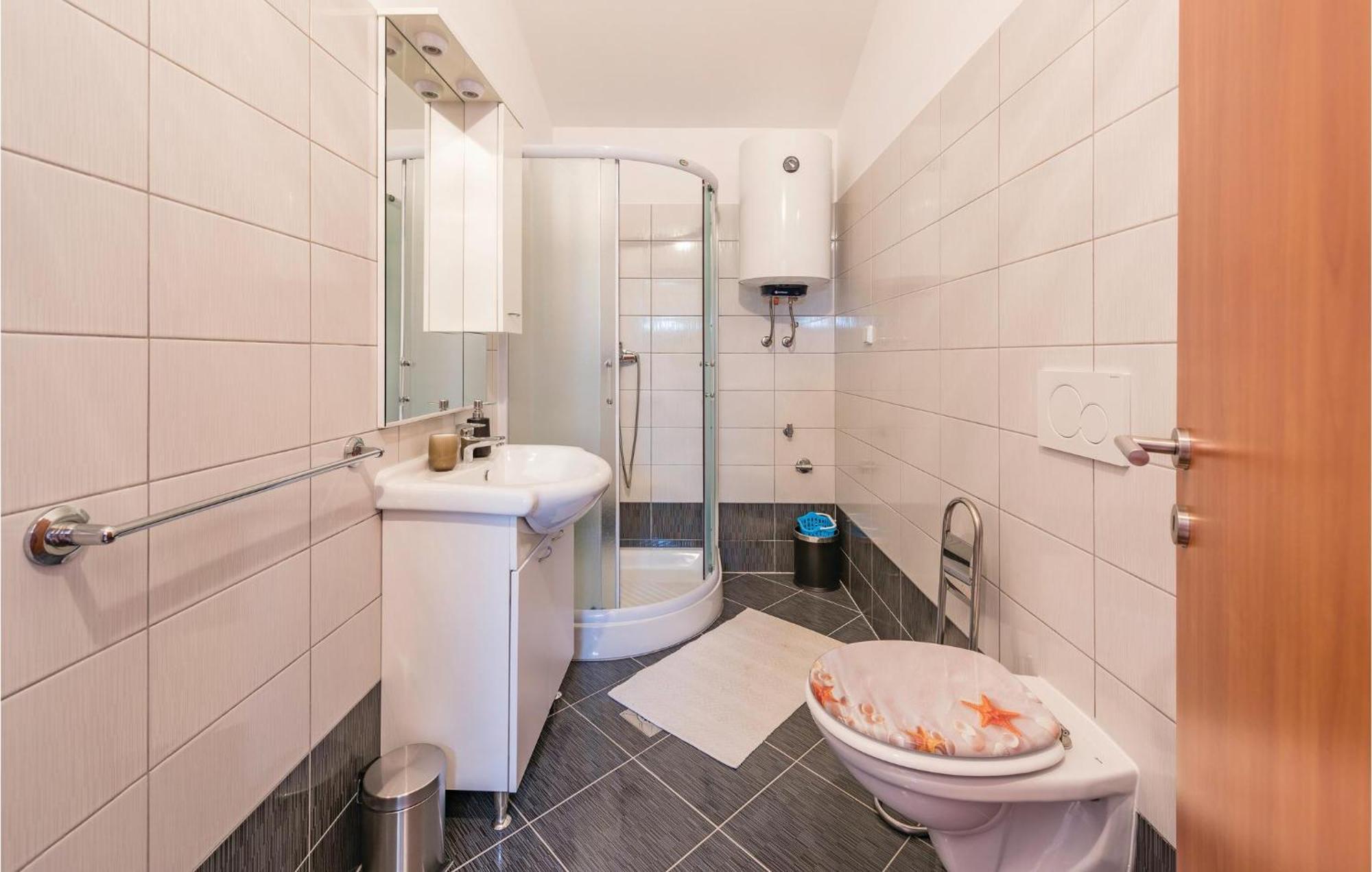 Awesome Home In Zminj With Wifi Екстериор снимка